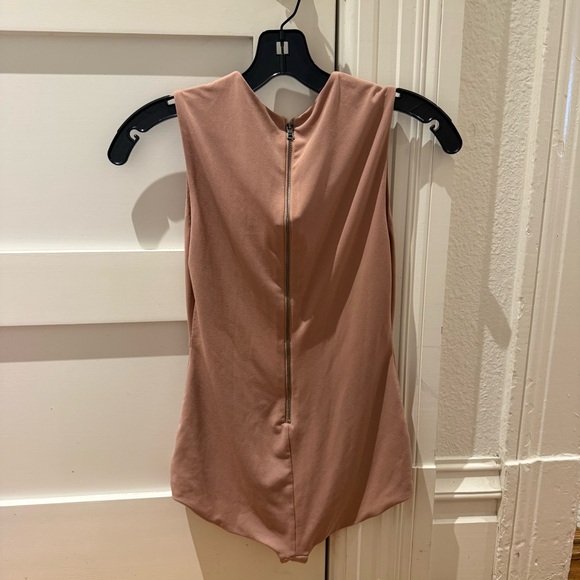 ✨ Alice and Olivia Marley Bodysuit ✨ - Picture 3 of 3